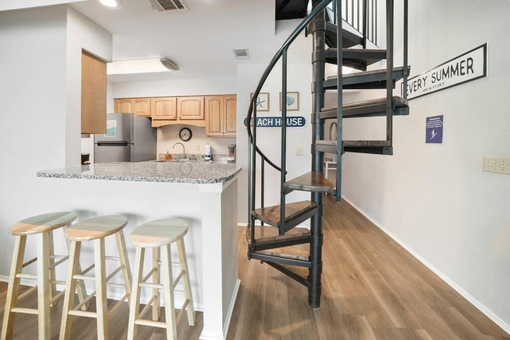 Apartment Cozy And Bright On Private Section Of With A Pool! Panama City Beach
